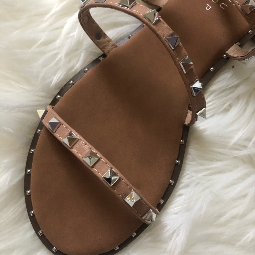 ShuShop Studded Flat Tan Summer Strappy  Sandals Sz 7.5 NWT - Picture 3 of 6